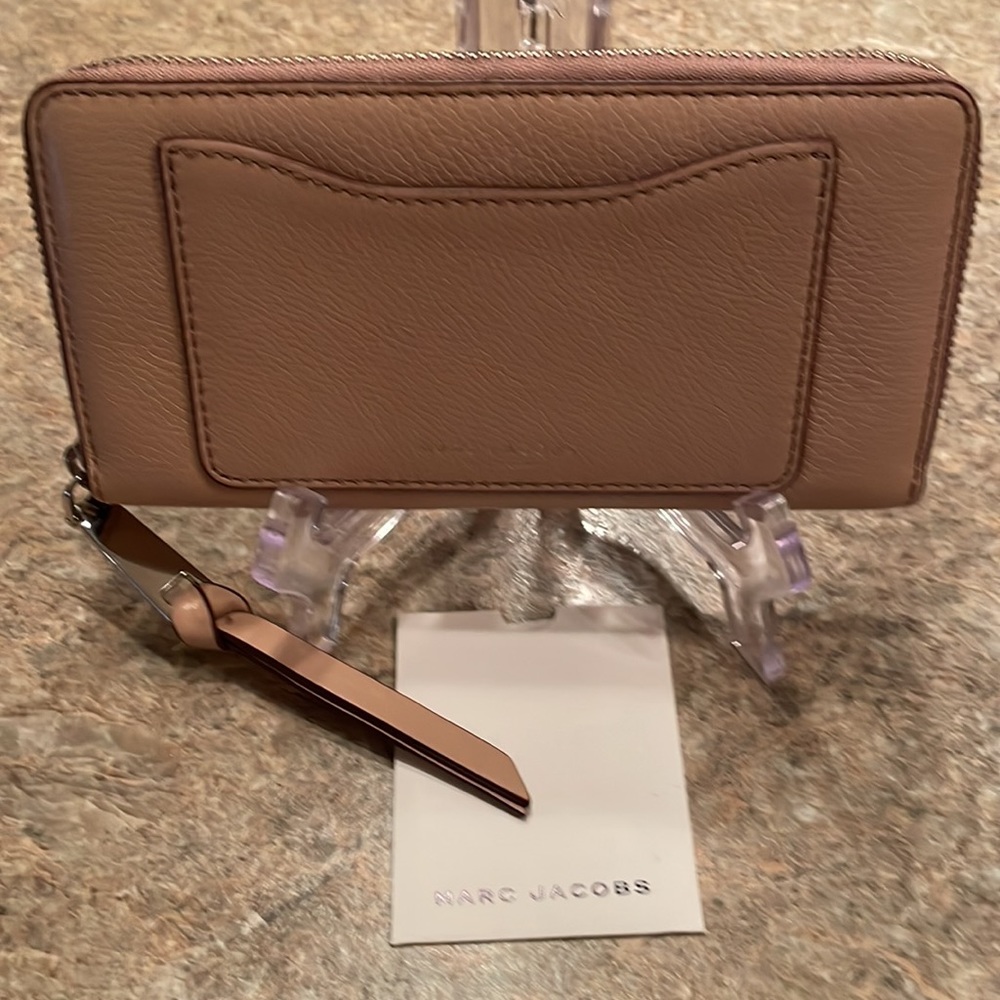 Marc Jacobs Taupe Leather Zip Wallet Minimalist Designer Wristlet Everyday Style